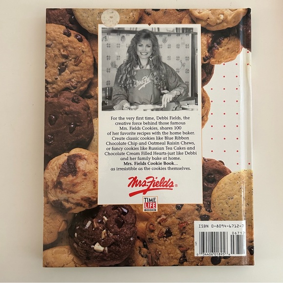 Vintage Mrs. Fields Cookie Cookbook - Picture 2 of 13
